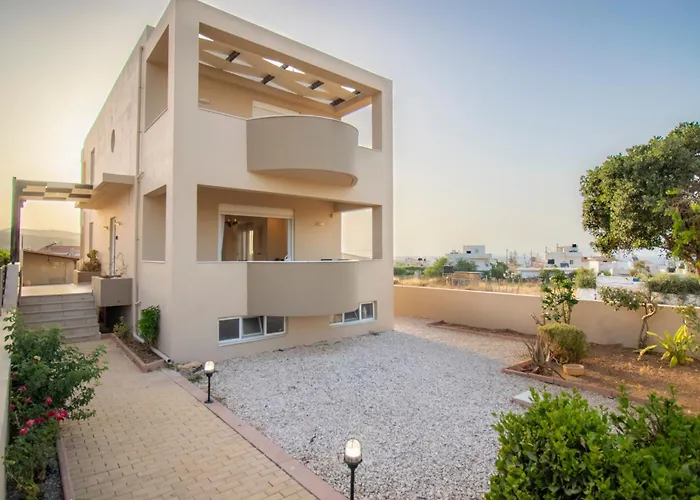 Villa With Private Pool & Jaccuzi Close The Beach