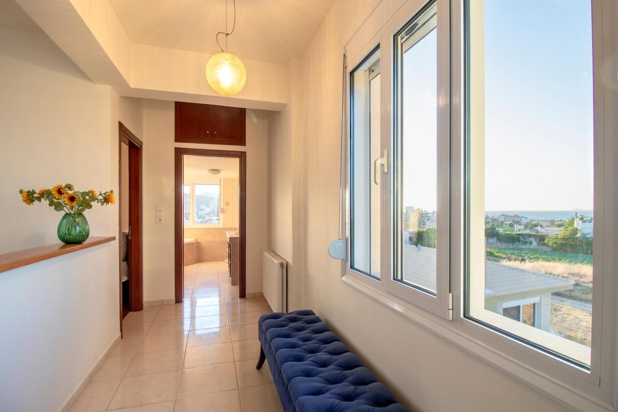 With Private Pool & Jaccuzi Close The Вилла *