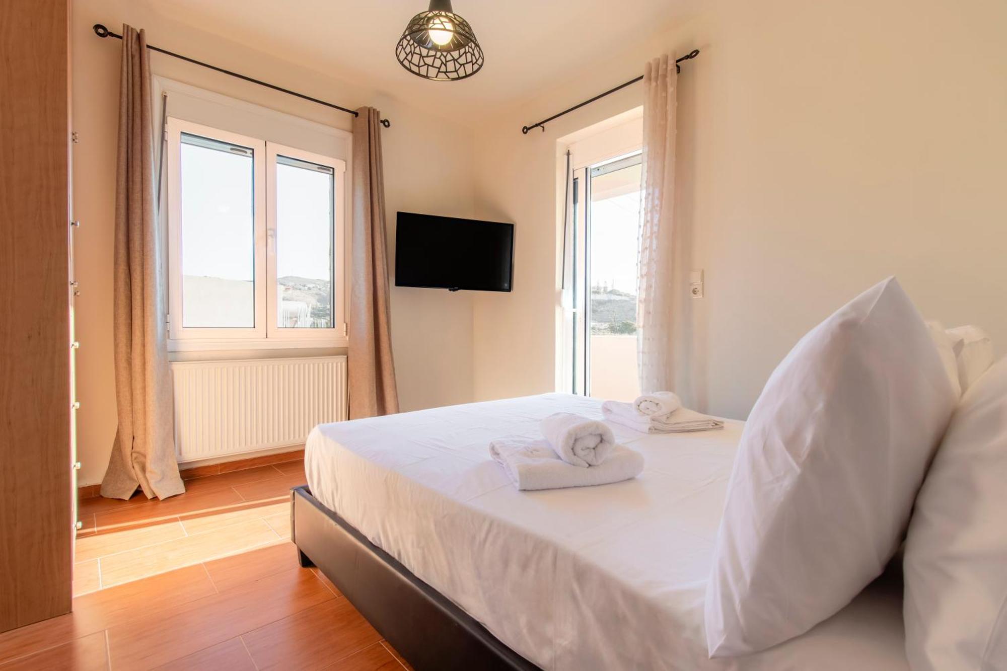 With Private Pool & Jaccuzi Close The * Ираклион