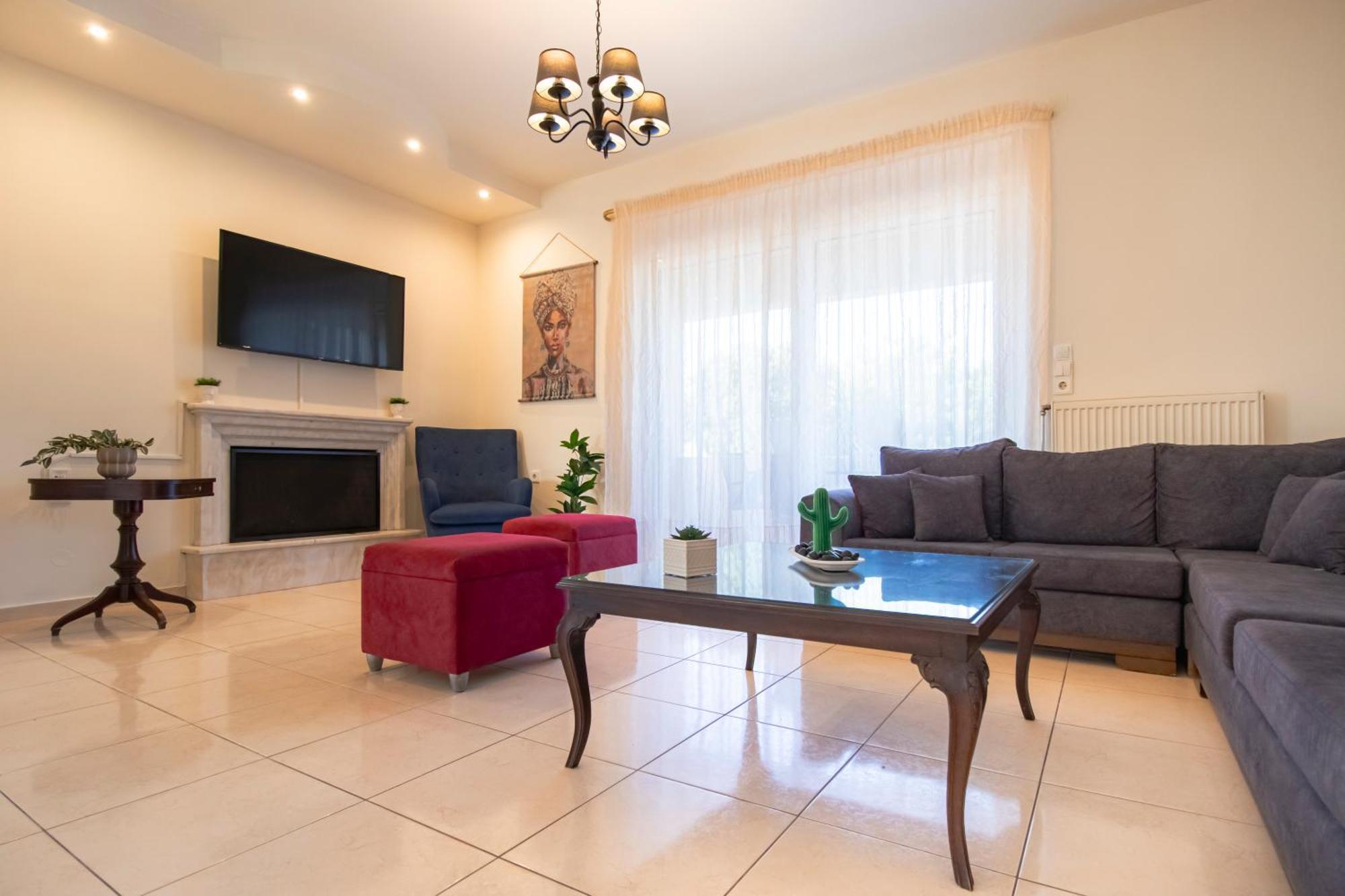 With Private Pool & Jaccuzi Close The * Heraklion (Crete)