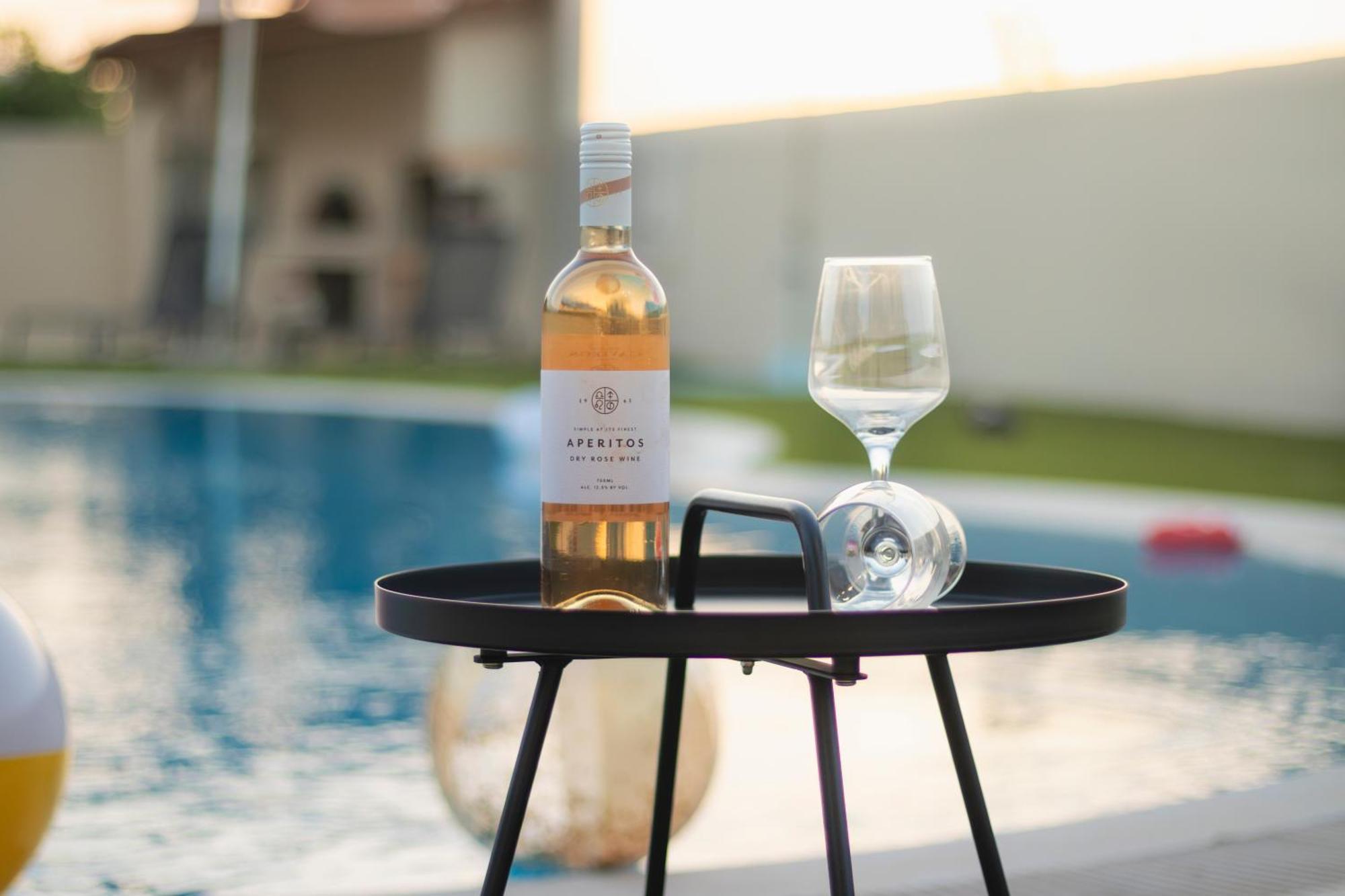Villa With Private Pool & Jaccuzi Close The Heraklion (Crete)