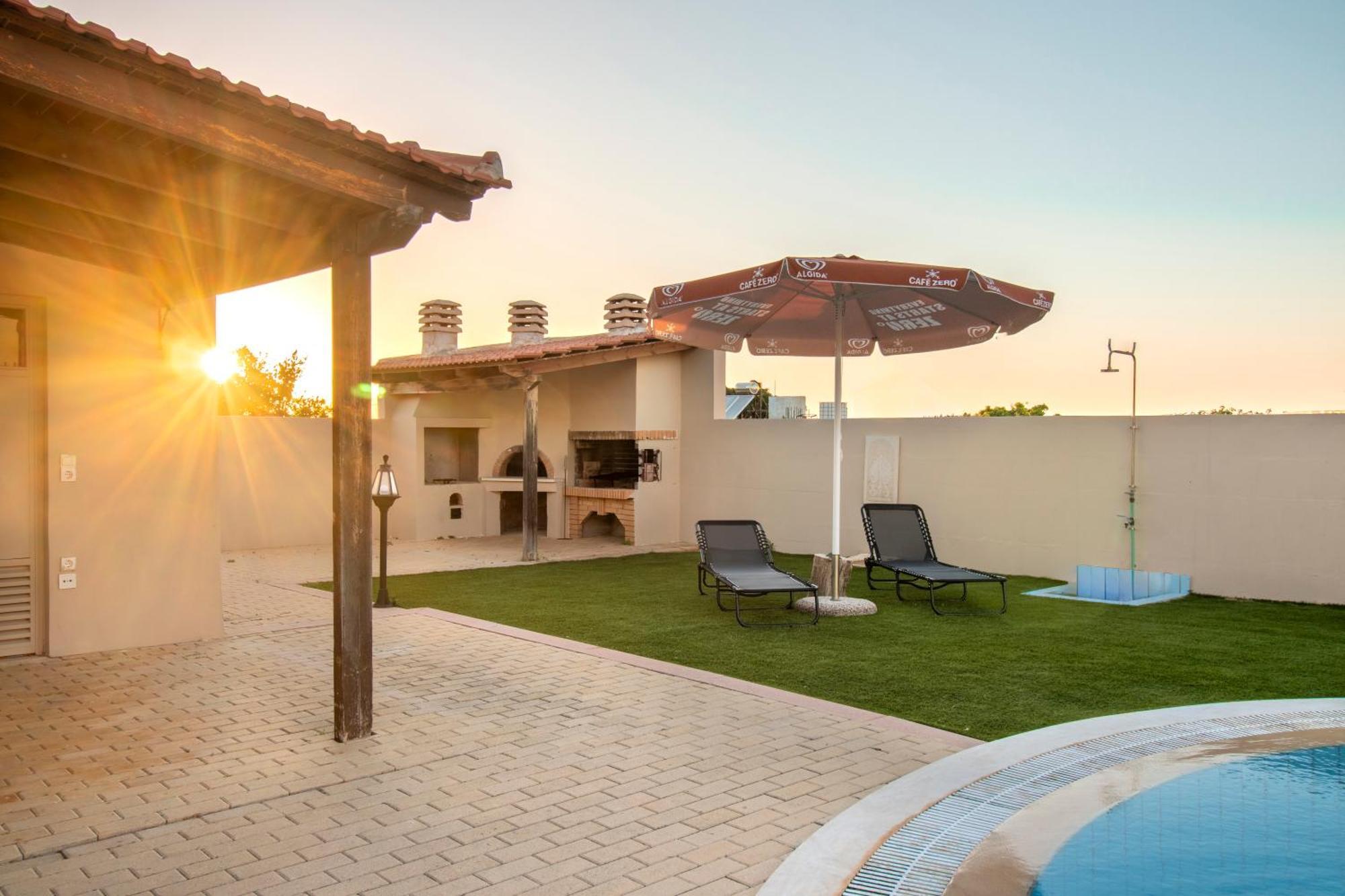 With Private Pool & Jaccuzi Close The Heraklion (Crete)