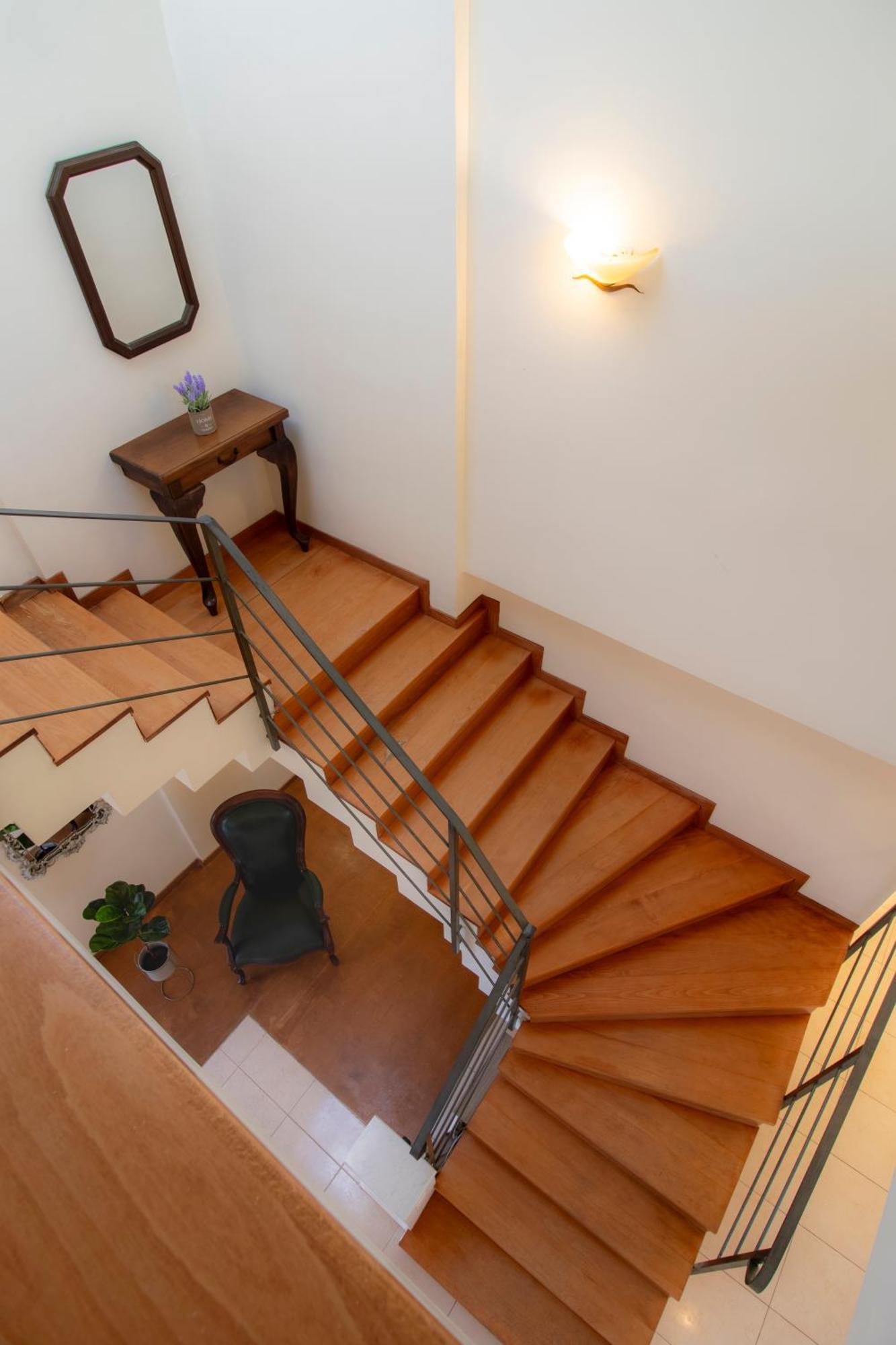 With Private Pool & Jaccuzi Close The Villa Heraklion (Crete)